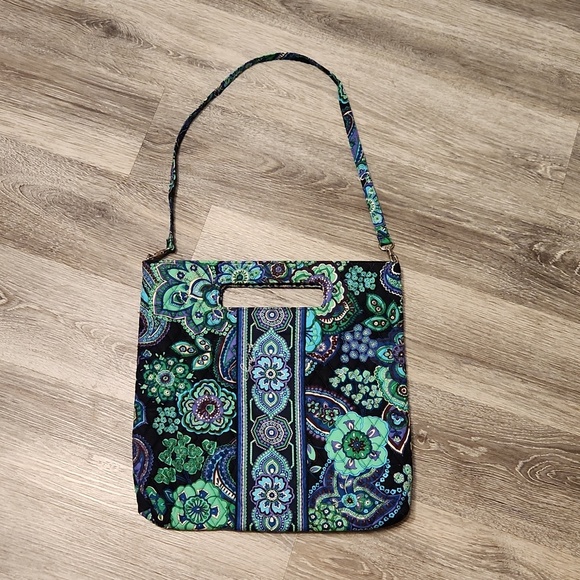 Vera Bradley Handbags - Vera Bradley Blue Rhapsody holiday tote